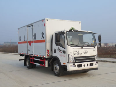 国六解放5.15米易燃气体厢式运输车